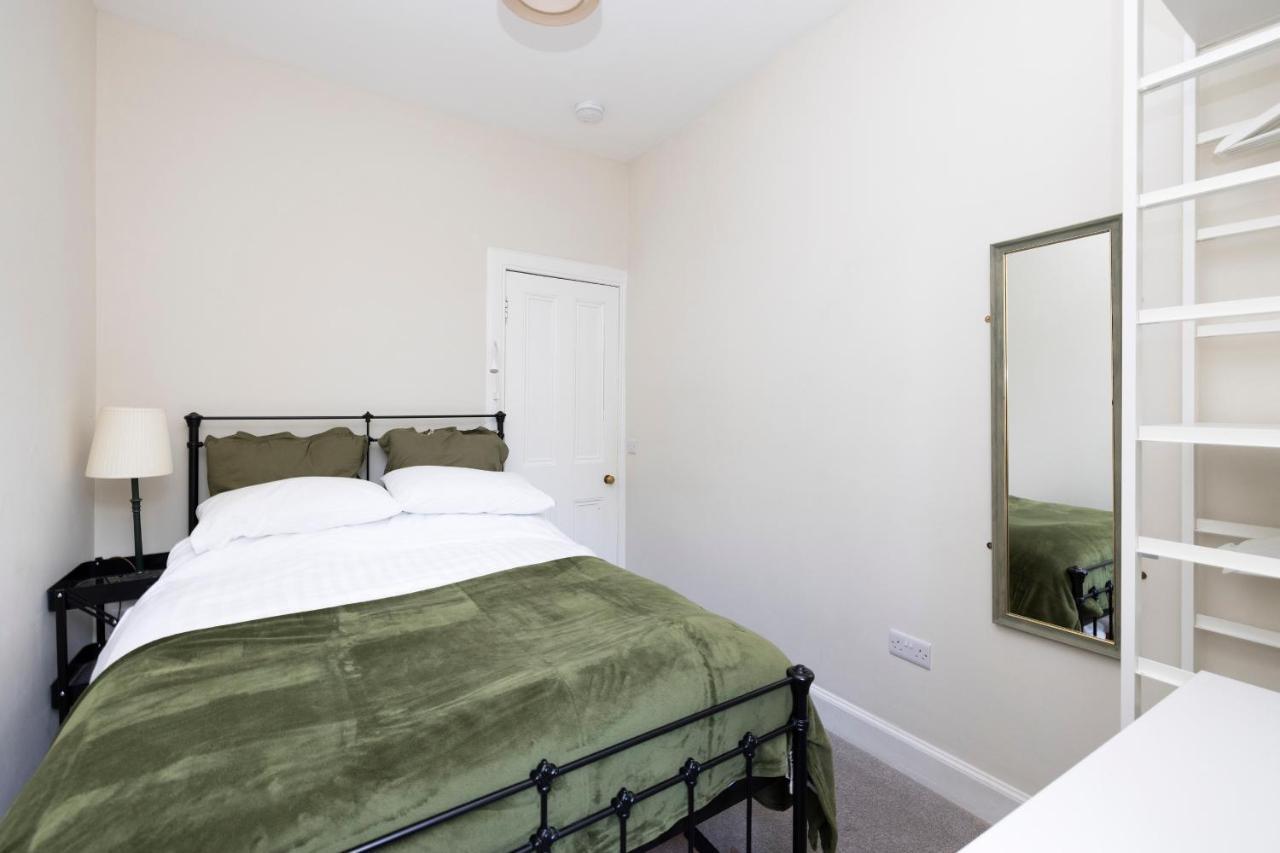 Edinburgh Holyrood Park Views Apartment Buitenkant foto